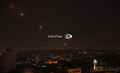 قناة إسرائيلية تكشف عدد الصواريخ التي أطلقت من غزة الليلة الماضية
