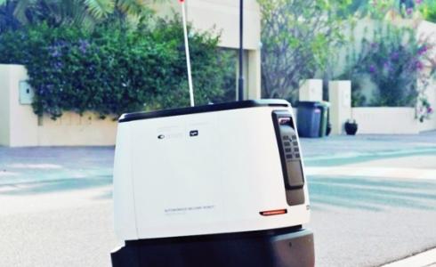 أسرع روبوت في دبي لخدمات التوصيل