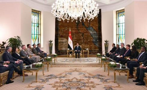 الرئيس المصري عبد الفتاح السيسي خلال استقبال الوفد الأمريكي