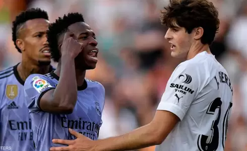 فينيسيوس جونيور يتعرض للعنصرية