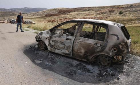 مستوطنون يحرقون مركبات وممتلكات المواطنين في قرية المغير شرق رام الله.. تصوير الفرنسية
