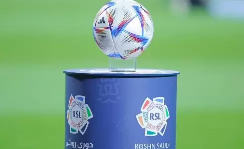 لاعب سعودي يدخل التاريخ من بوابة نادي الفتح