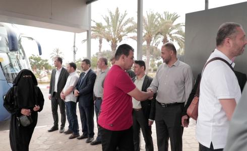 جانب من سفر حجاج المكرمة السعودية عبر معبر رفح