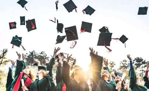 كلمة عن التخرج من المدرسة - ماذا اكتب في بوست التخرج؟