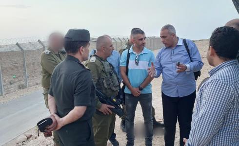 مسؤولون في وزارة الدفاع المصرية في جولة ميدانية مع القوات الإسرائيلية في موقع العملية (تصوير: الجيش الإسرائيلي)