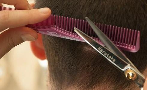 حكم الحلق للمضحي في عشر ذي الحجة