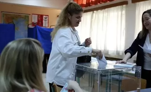 اليونانيون يدلون بأصواتهم في ثاني انتخابات عامة خلال أقل من شهرين
