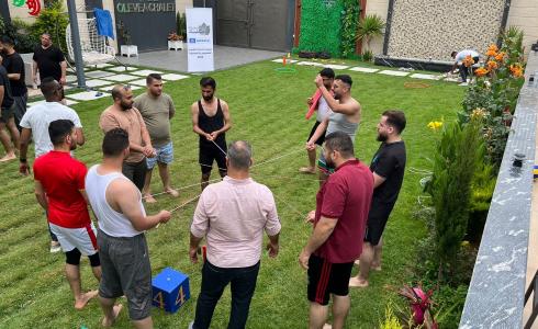 فلسطينيات تنظم يومًا ترفيهيًا للصحفيين بغزة