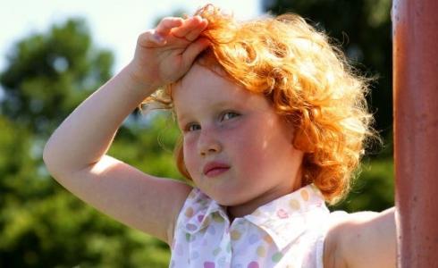 الإسعافات الأولية للطفل المصاب بضربة شمس