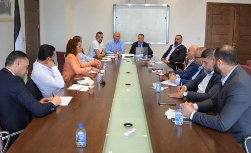 مديرية التربية والتعليم بالوسطى تجتمع بمدراء المدارس الخاصة