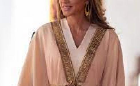 أجمل فساتين عيد الأضحى مستوحاة من أزياء الملكة رانيا