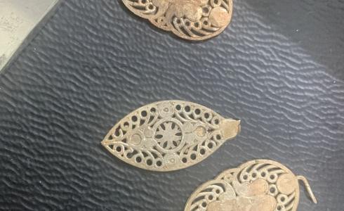 رام الله: القبض على شخصين أقاما مشغلا لتزييف العملة والذهب
