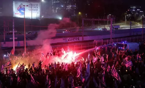 إصابات واعتقالات في احتجاجات على استقالة قائد شرطة " تل أبيب "