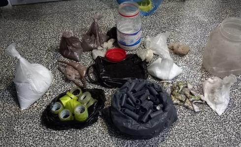 مواد خام مُعدة لتصنيع مفرقعات خطرة