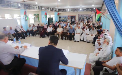 اللجنة الشعبية للاجئين بخانيونس تبحث سياسة تقليص الدعم المالي للأونروا