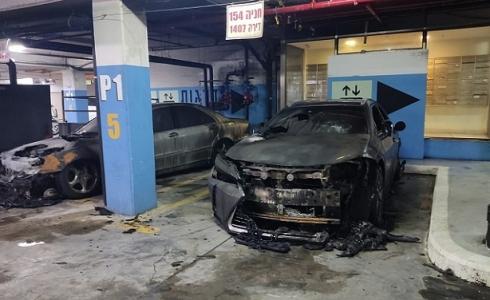 اندلاع حريق في سيارتين قرب شاطئ الكرمل في حيفا