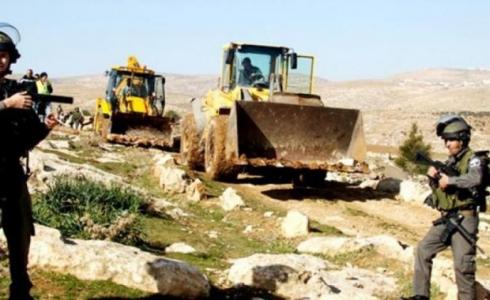 الاحتلال يجرف أراضي ويقتلع عشرات أشجار الزيتون شمال سلفيت