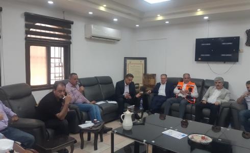 بلدية جنين تطلع وزارة الحكم المحلي على احتياجات اعادة خدمات البنية التحتية