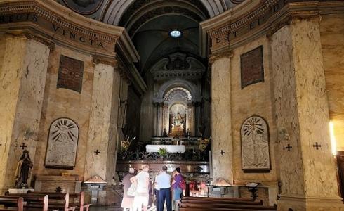 متطرفون يهود يقتحمون كنيسة ودير مار إلياس في حيفا