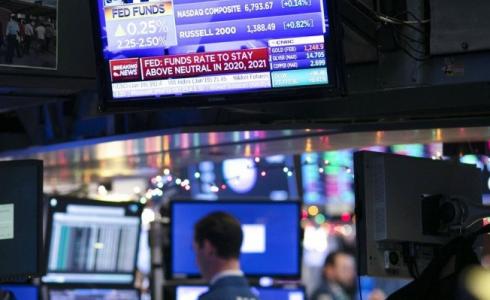 تراجع حاد في بورصة تل أبيب وانخفاض قيمة الشيكل مقابل الدولار