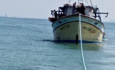 مركب الصيد المصادر في بحر غزة