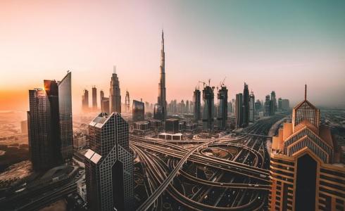 دبي تحتل الصدارة في ثورة الذكاء الاصطناعي