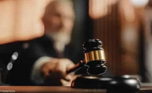 تقديم هولندي إلى المحكمة بسبب تمزيق المصحف