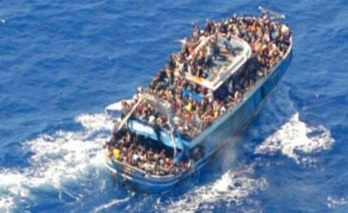 أكثر من 30 مفقوداً إثر غرق قاربين لمهاجرين قبالة إيطاليا