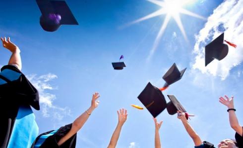 التعليم العالي تُعلن عن منح دراسية في الجزائر