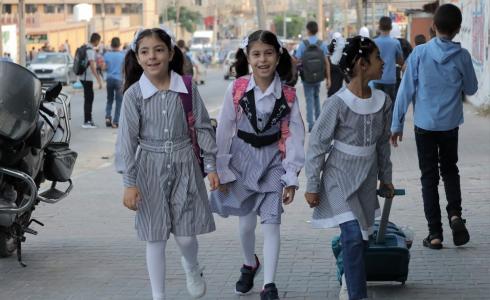 طلبة يلتحقون بمدارسهم اليوم في غزة
