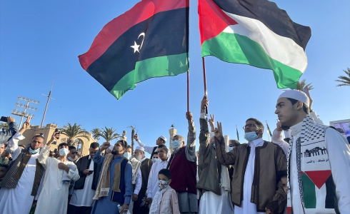 رفع علمي فلسطين وليبيا - تعبيرية