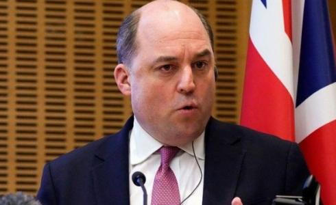 وزير الدفاع البريطاني يقدم استقالته إلى رئيس الوزراء