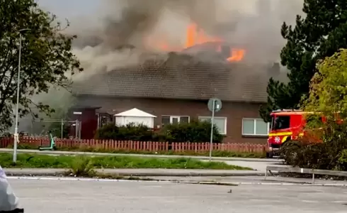 حريق متعمد يلتهم مسجد إسكليستونا الكبير في السويد