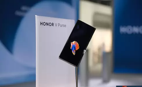 Honor V Purse.. جوال قابل للطي بتصميم مستوحى من عالم الموضة