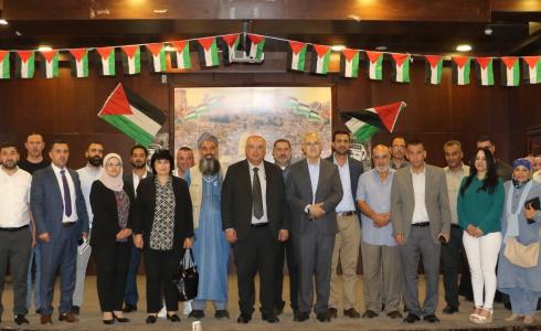 وزير التربية محمود أبو مويس خلال زيارته إلى القدس