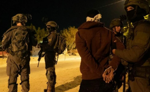 الاحتلال يعتقل 4 شبان من سلواد ويقتحم عدة مناطق في الضفة الغربية