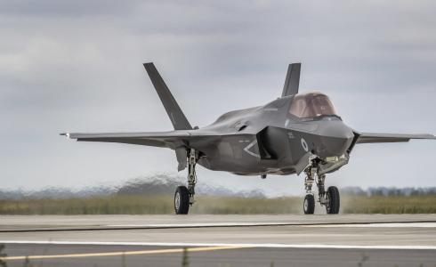 لتنفيذ مناورات مشتركة ...مقاتلات "F35" الأمريكية تصل قطر
