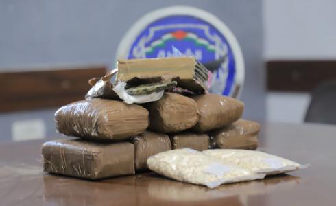 "حشيش" وحبوب مخدرة