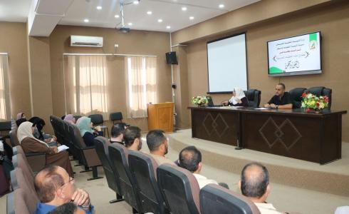  تربية الوسطى تجتمع بأمناء المكتبات المدرسية