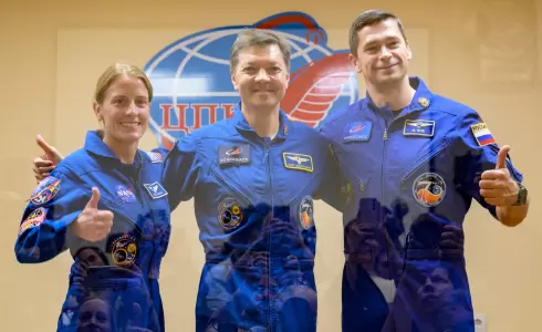 ثلاث رواد فضاء يصلون إلى محطة الفضاء الدولية بينهم أميركية