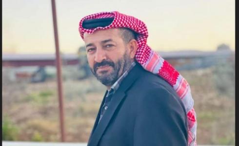 الأسير ماهر الأخرس يعلق إضرابه عن الطعام