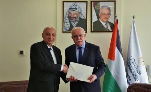 المالكي يتسلم نسخة من أوراق اعتماد سفير أذربيجان لدى فلسطين