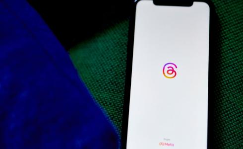 شريط دوار على إنستغرام للترويج لمنشورات ثريدز