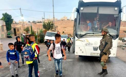 الاحتلال يعيق وصول المعلمين والطلبة إلى 27 مدرسة شرق يطا