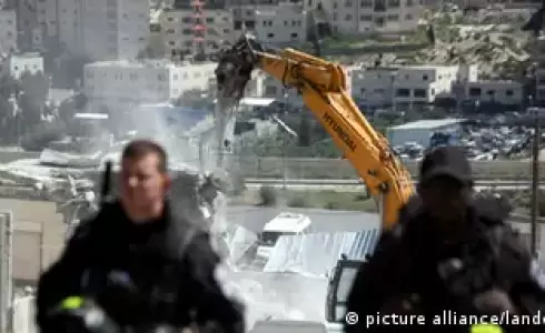 923 اعتداءً للاحتلال ومستوطنيه بحق الفلسطينيين وممتلكاتهم خلال سبتمبر