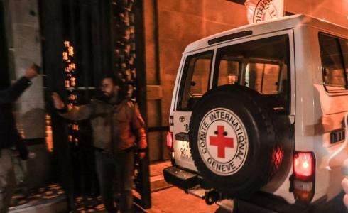 رئيسا CIA والموساد ورئيس الوزراء القطري يبحثون خطة تبادل أسرى جديدة