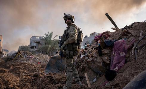 جنود الجيش الإسرائيلي ينهبون ممتلكات غزة غزة انتقاما