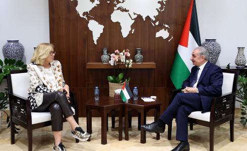 مسؤولة أممية كبيرة تبحث مع 3 مسؤولين فلسطينيين أوضاع غزة