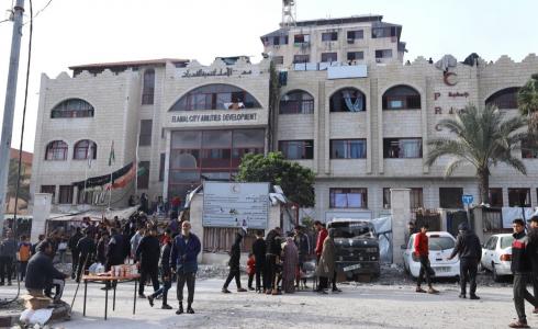 غزة- الجيش الإسرائيلي يستهدف الطابق الثالث من مستشفى الأمل