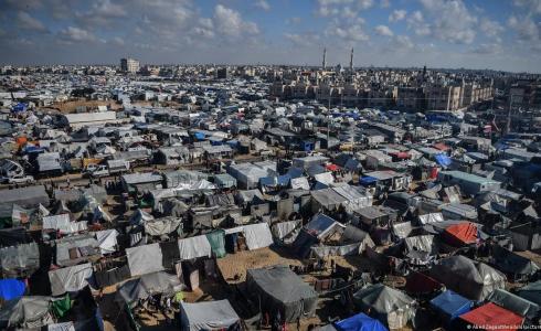 الجيش الإسرائيلي يستعد لشراء 40 ألف خيمة للنازحين في رفح